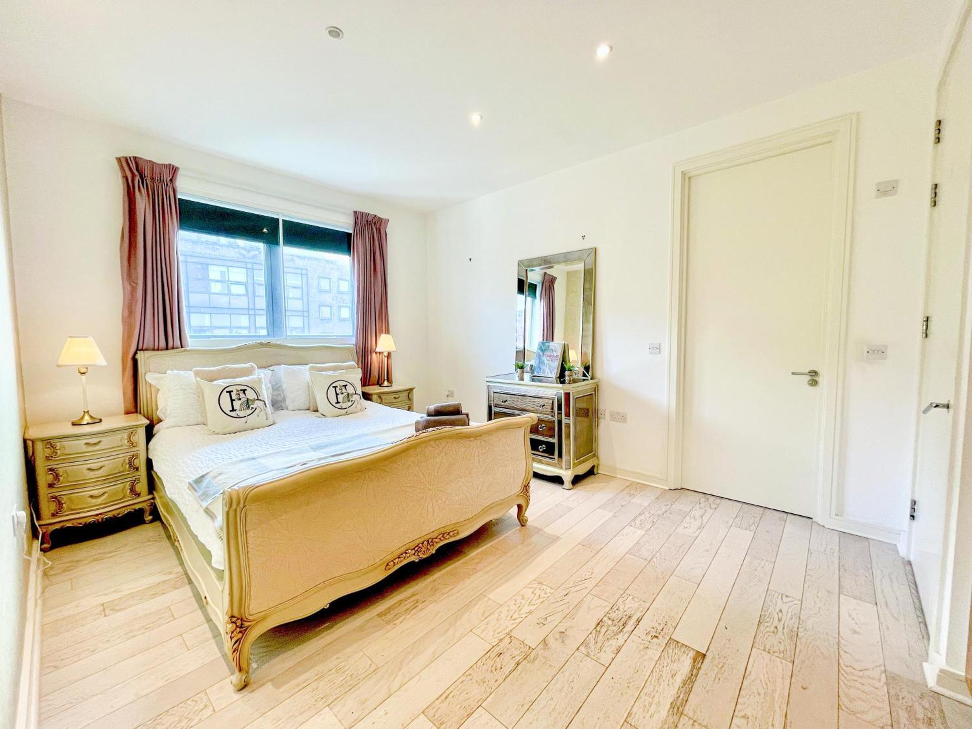 Apartment Ample 3-bedroom Flat With Lift In Kings Cross, Islington London