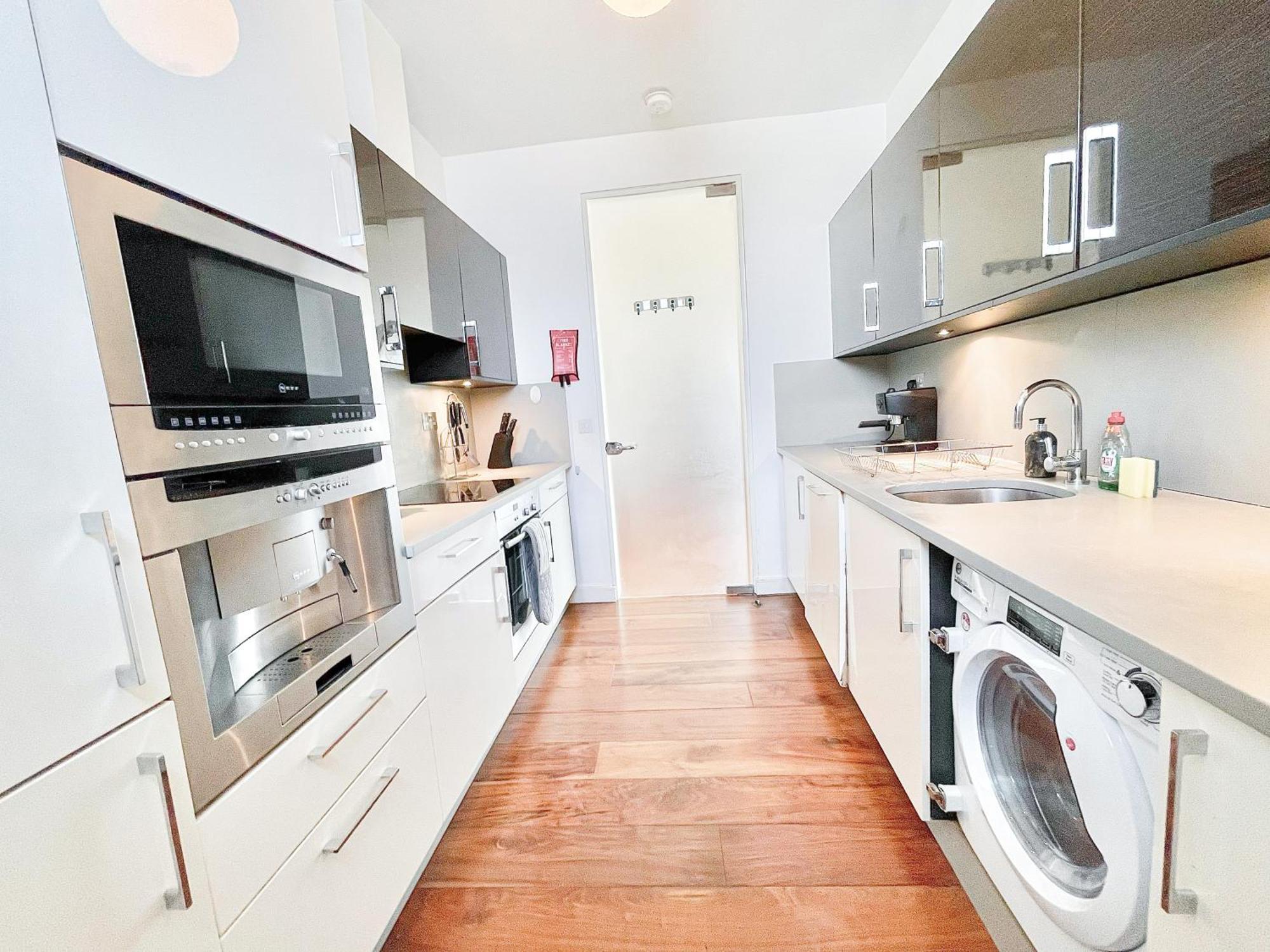 Ample 3-bedroom Flat With Lift In Kings Cross, Islington *