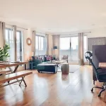Ample 3-Bedroom Flat With Lift In Kings Cross, Islington