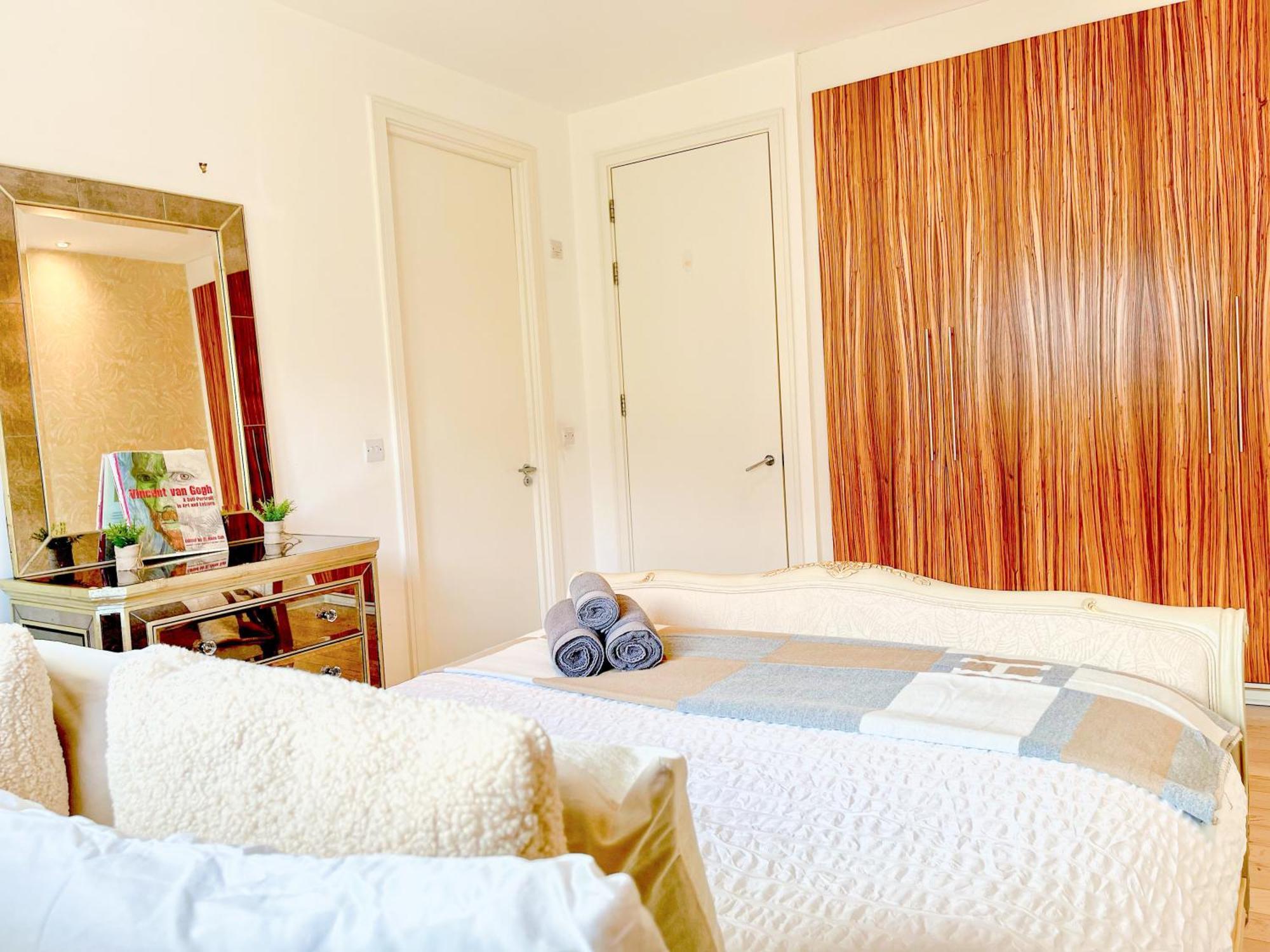 Ample 3-bedroom Flat With Lift In Kings Cross, Islington *
