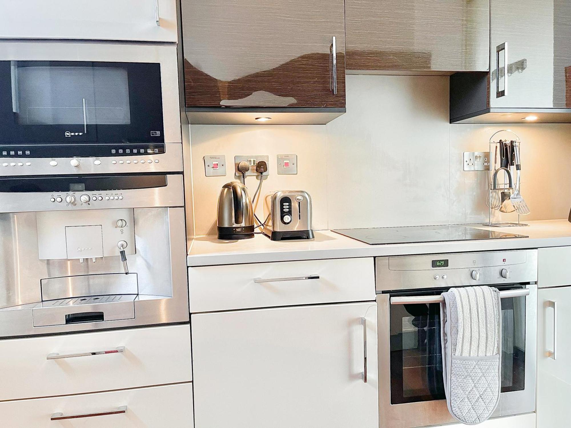 Ample 3-bedroom Flat With Lift In Kings Cross, Islington Apartment