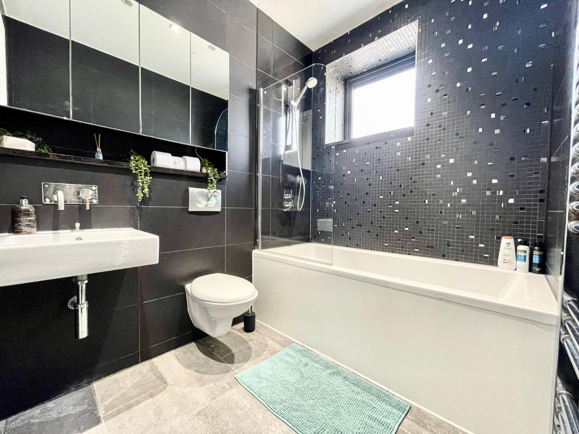 Apartment Ample 3-bedroom Flat With Lift In Kings Cross, Islington