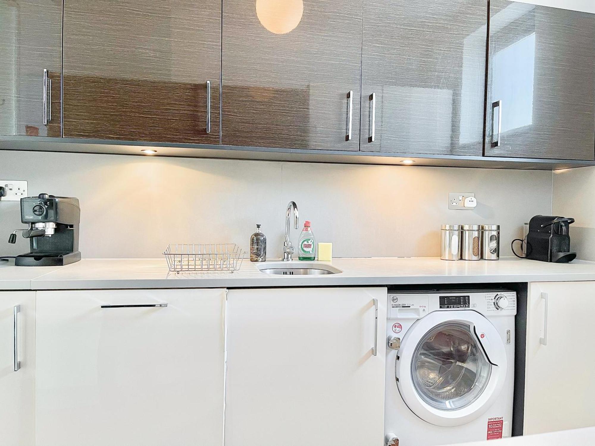 Apartment Ample 3-bedroom Flat With Lift In Kings Cross, Islington London