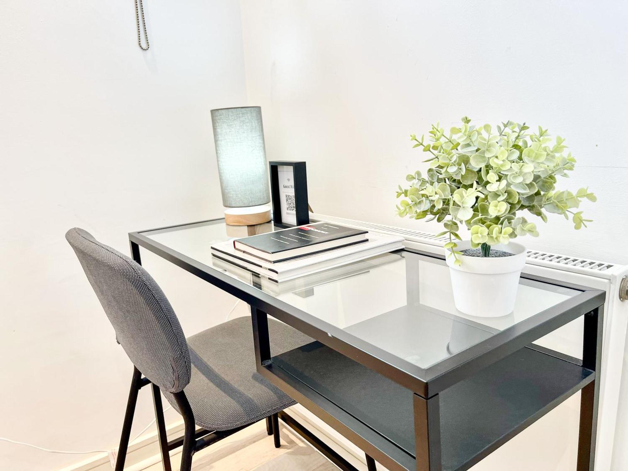 Ample 3-bedroom Flat With Lift In Kings Cross, Islington Apartment